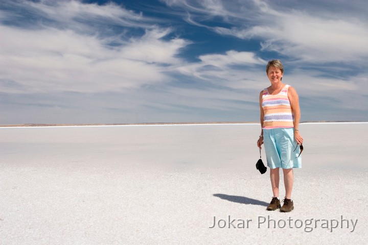 Lake Eyre (Day 2)_20070407_067.jpg - Kath on Lake Eyre South